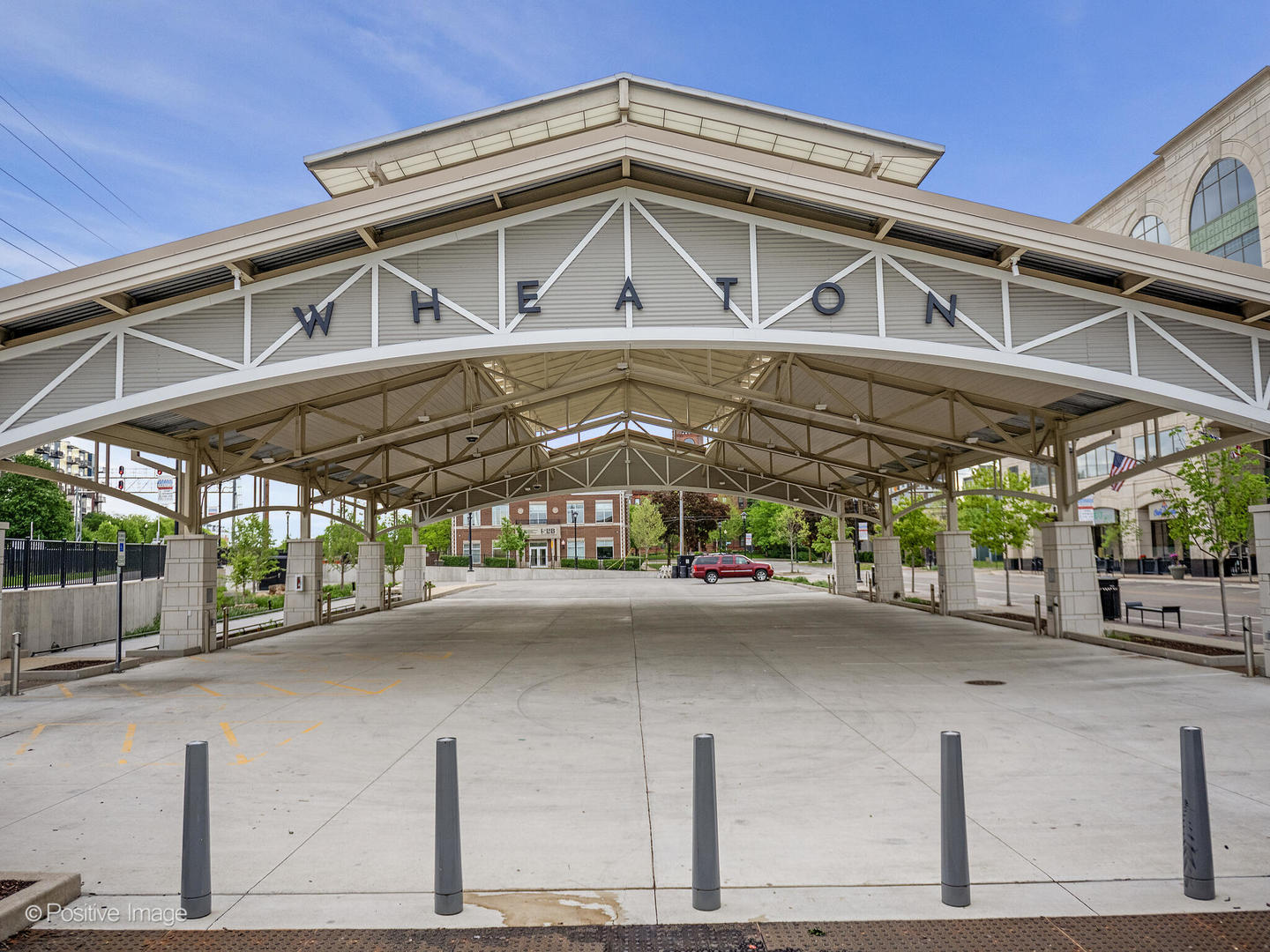 114 West Prairie Avenue Wheaton, IL 60187 - Photo 13 of 13 a view of a building with a window