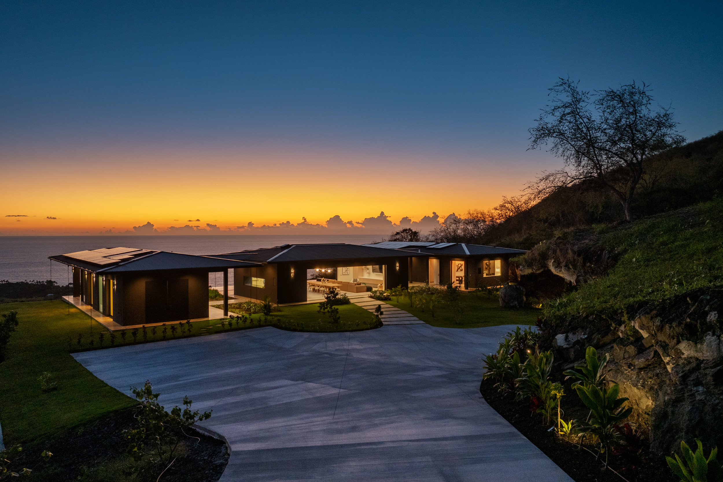 82-5879 Government Main Road Captain Cook, HI 96704 - Photo 24 of 30 a front view of a house with a garden