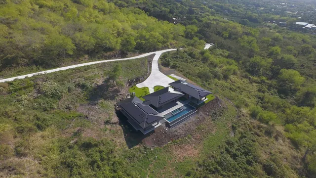 $5,850,000 | 82-5879 Government Main Road, Captain Cook, HI 96704