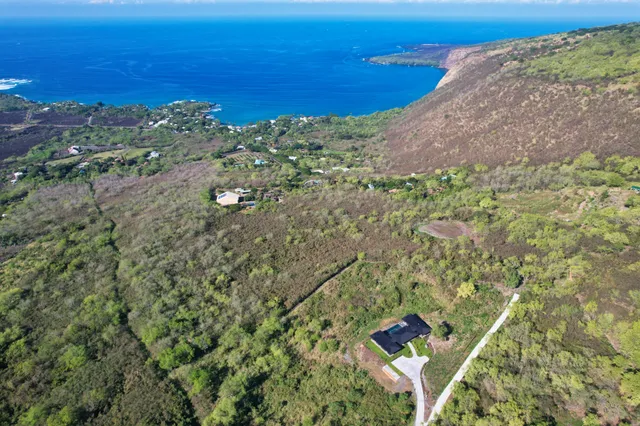 $5,850,000 | 82-5879 Government Main Road, Captain Cook, HI 96704