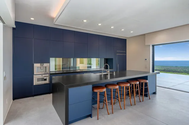 $5,850,000 | 82-5879 Government Main Road, Captain Cook, HI 96704