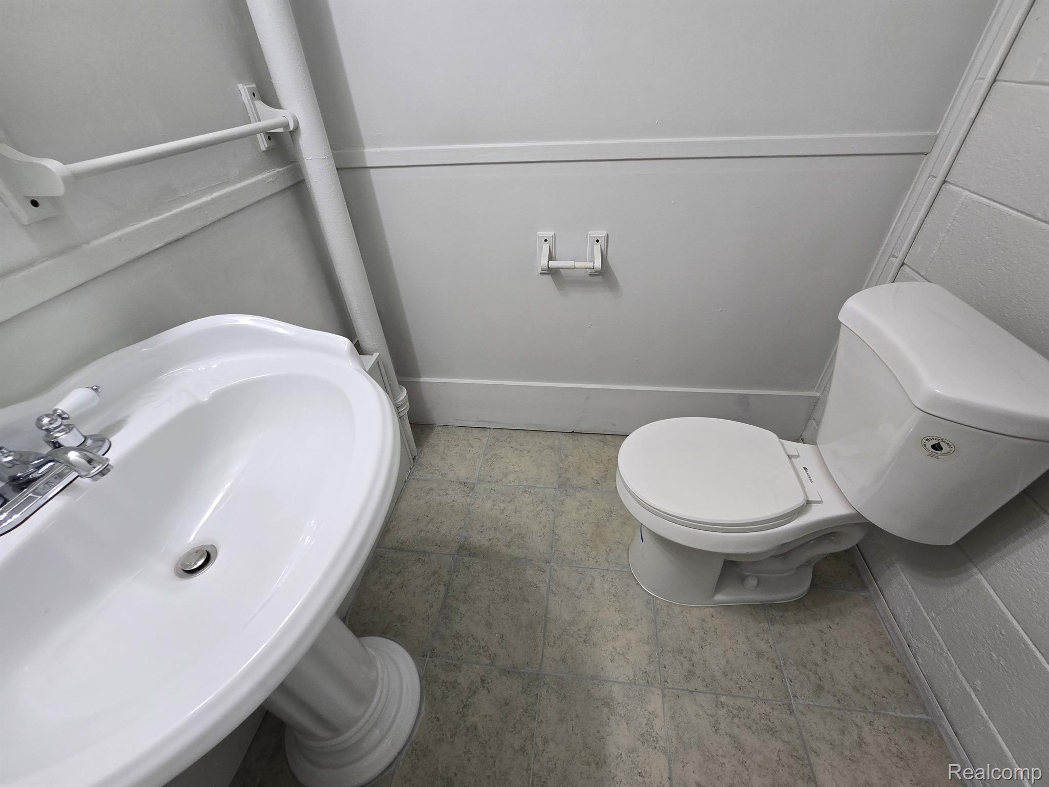 8189 Potomac Street Center Line, MI 48015 - Photo 32 of 49 Gallery Image 32