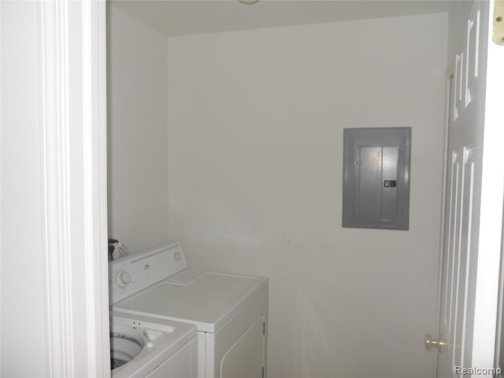 20644 Dunham Road, Unit 32 Clinton Township, MI 48038 - Photo 16 of 18