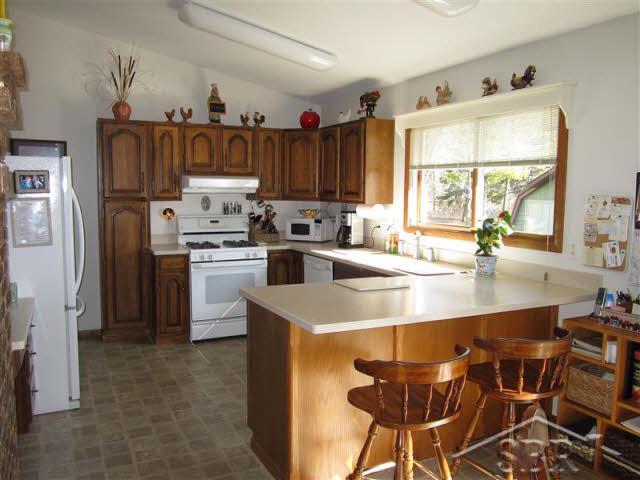 6420 Marinell Road Saginaw, MI 48604 - Photo 4 of 12 20091363-3.JPG