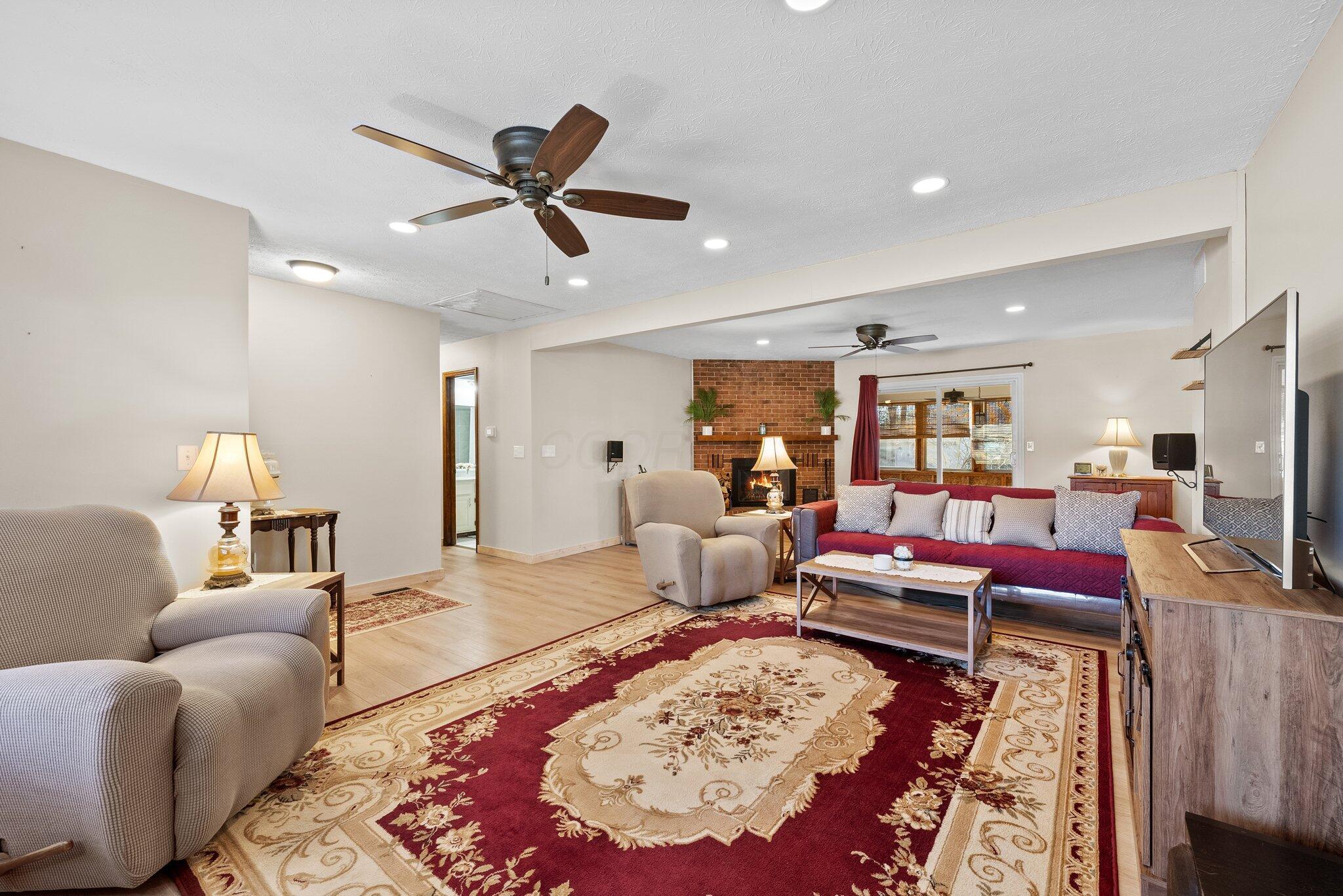 3407 Smiley Road Columbus, OH 43221 - Photo 9 of 40 DSC07473