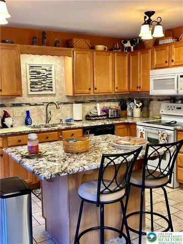 $359,900 | 8051 Heritage Drive, Lower Macungie Township, PA 18011