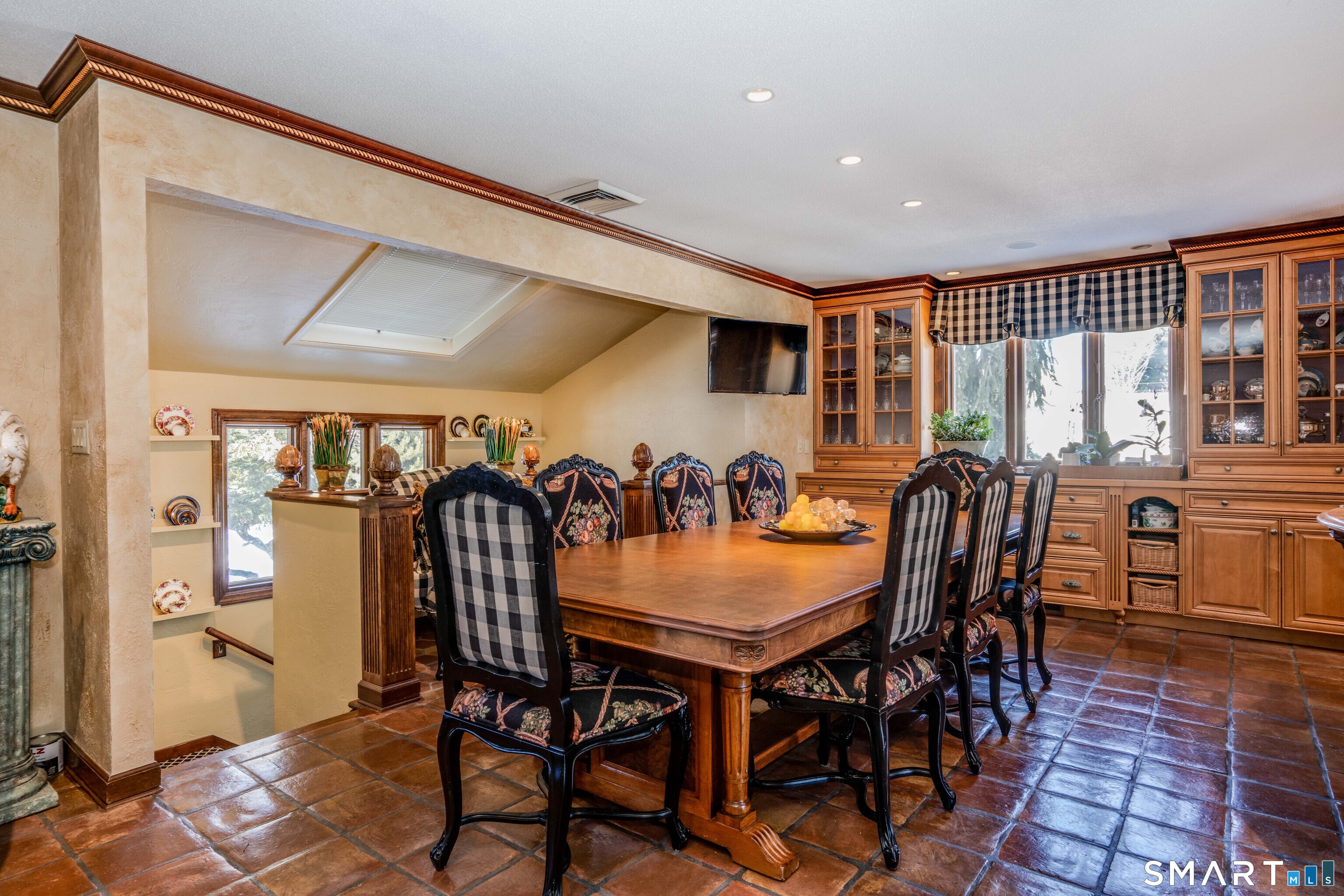 33 Mountain Farms Road West Hartford, CT 06117 - Photo 7 of 38 a view of a dining room with furniture