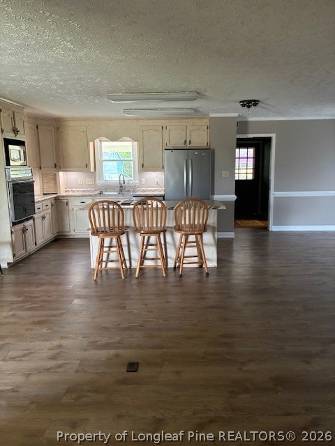 3043 Tom Geddie Road Eastover, NC 28312 - Photo 9 of 37 Island w/ siting area