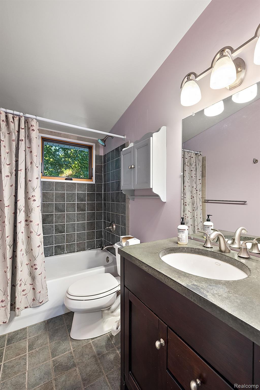 1404 Decker Road Walled Lake, MI 48390 - Photo 12 of 24 Gallery Image 12