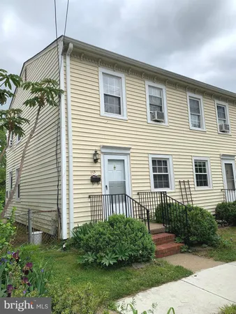 $1,500 | 113 Hawke Street, Fredericksburg, VA 22401