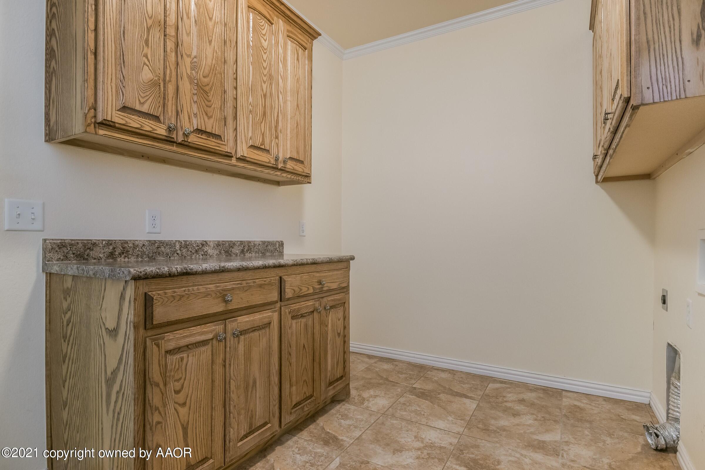 9710 Ashton Road Amarillo, TX 79119 - Photo 11 of 35 011_Utility Room