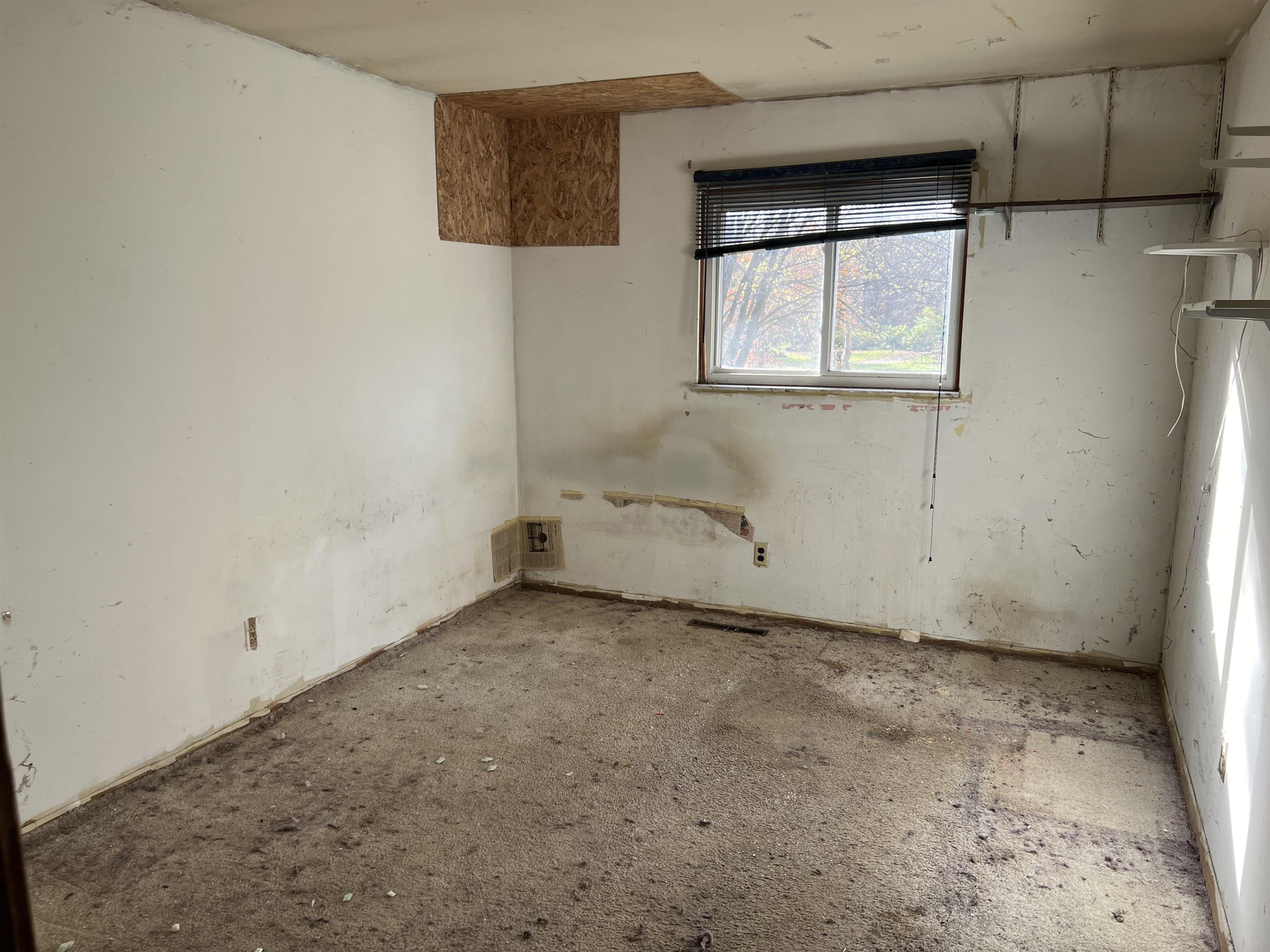 9354 Morrish Road Montrose, MI 48457 - Photo 7 of 16 50159726-2c77c6f3-71d1-4ae6-ac42-29e98f436771.JPG