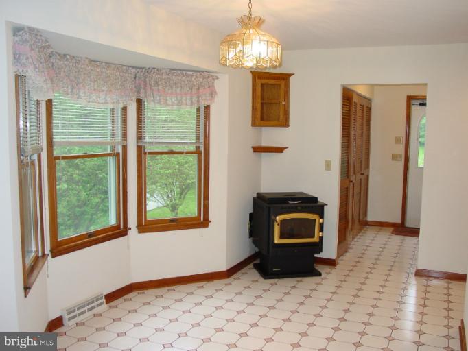 19638 Spooks Hill Road Manchester, MD 21102 - Photo 18 of 30 Kitchen