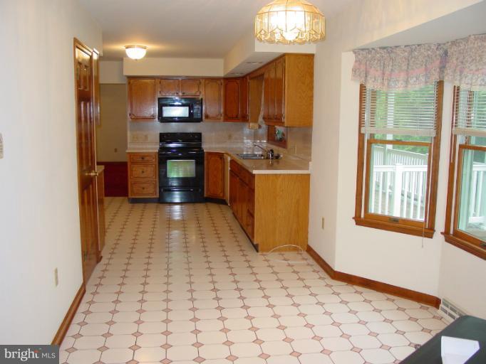 19638 Spooks Hill Road Manchester, MD 21102 - Photo 25 of 30 Kitchen