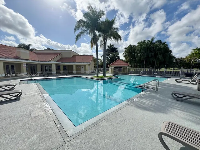 $1,799 | 643 Vista Isles Drive, Unit 1813, Sunrise, FL 33325