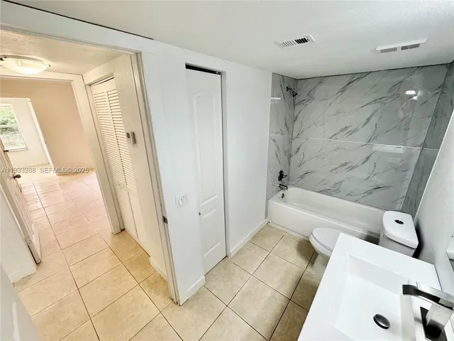 $1,799 | 643 Vista Isles Drive, Unit 1813, Sunrise, FL 33325