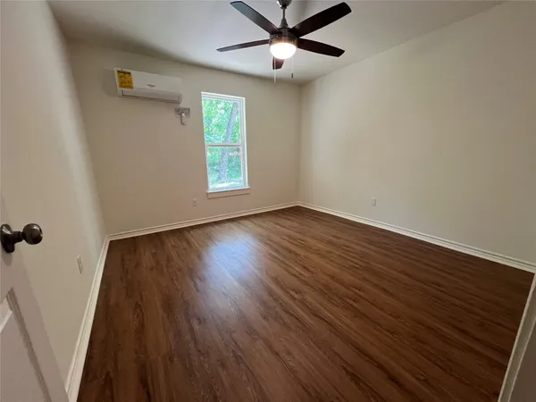 $950 | 1231 Sycamore Avenue, Unit A, Huntsville, TX 77340