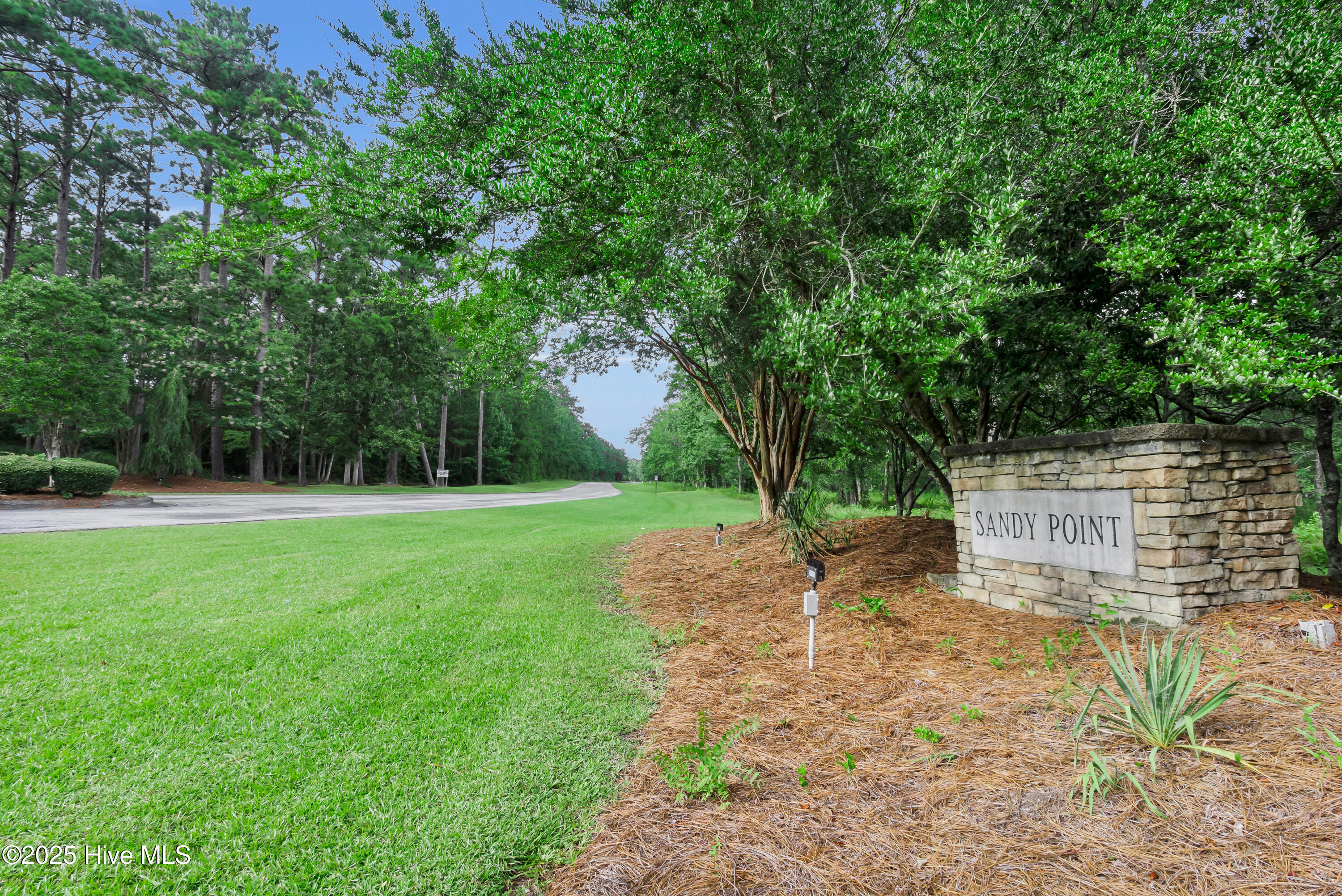 695 Sandy Point Drive Beaufort, NC 28516 - Photo 5 of 22 45