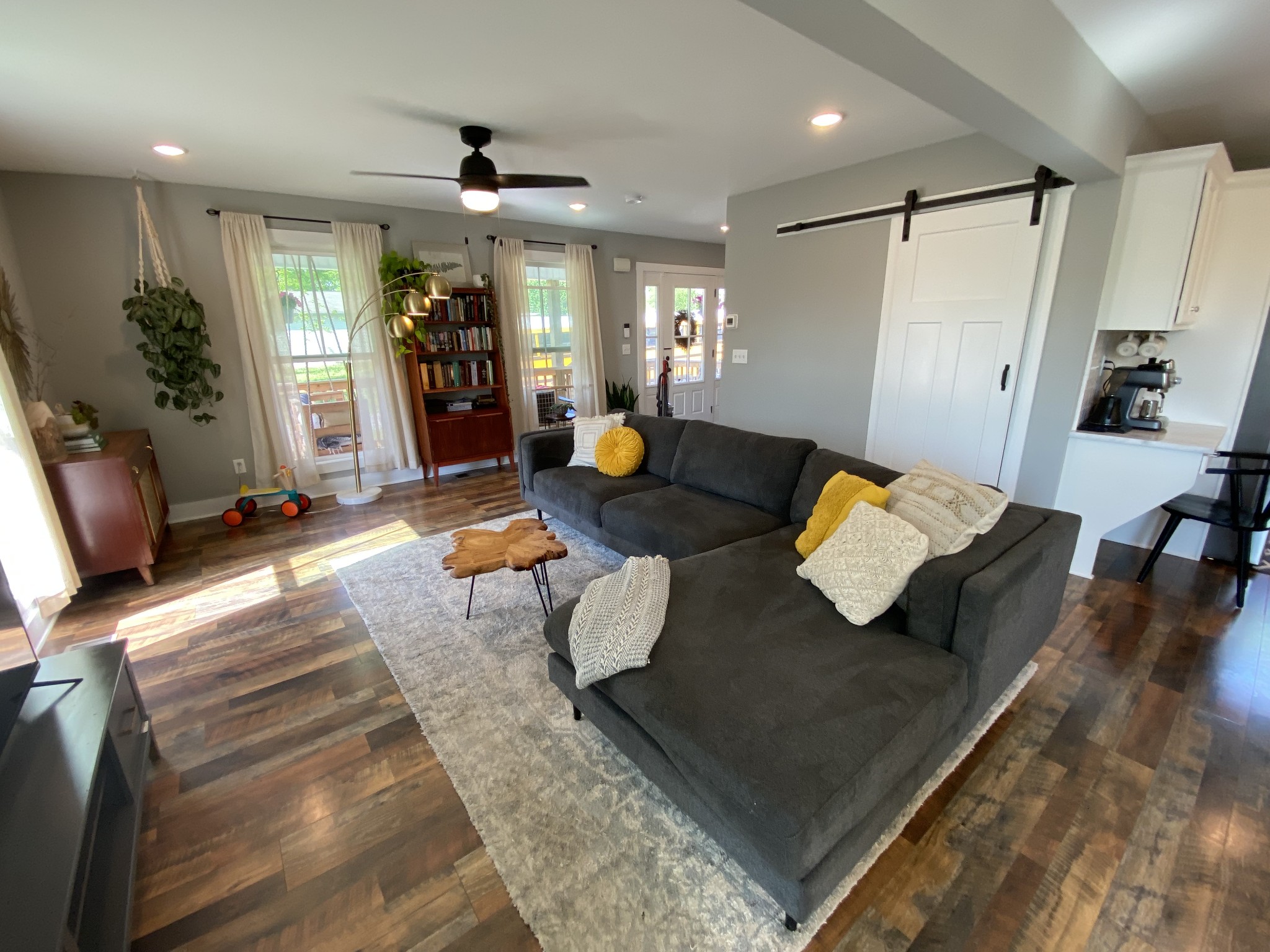 704 Hannaway Road Columbia, TN 38401 - Photo 4 of 33 Gallery Image 4