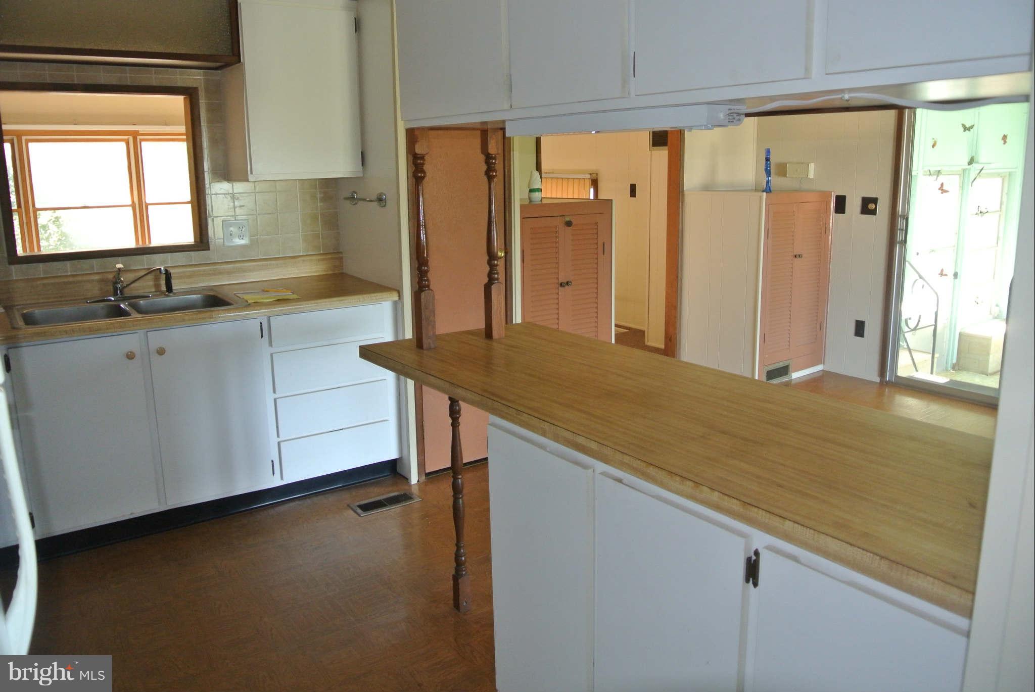 42125 Ridge Road Mechanicsville, MD 20659 - Photo 7 of 18 Kitchen
