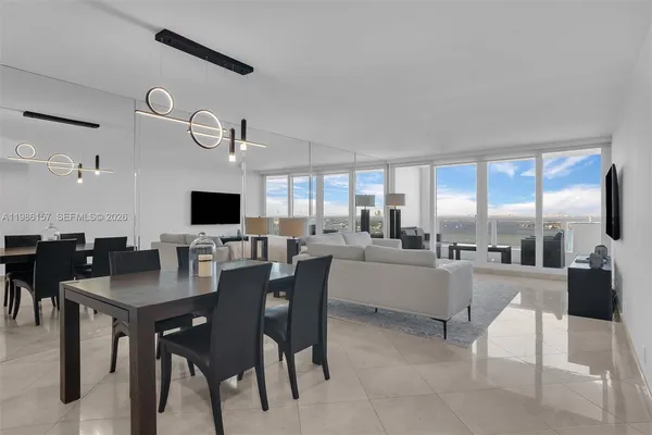 $6,000 | 1717 North Bayshore Drive, Unit A3332, Miami, FL 33132