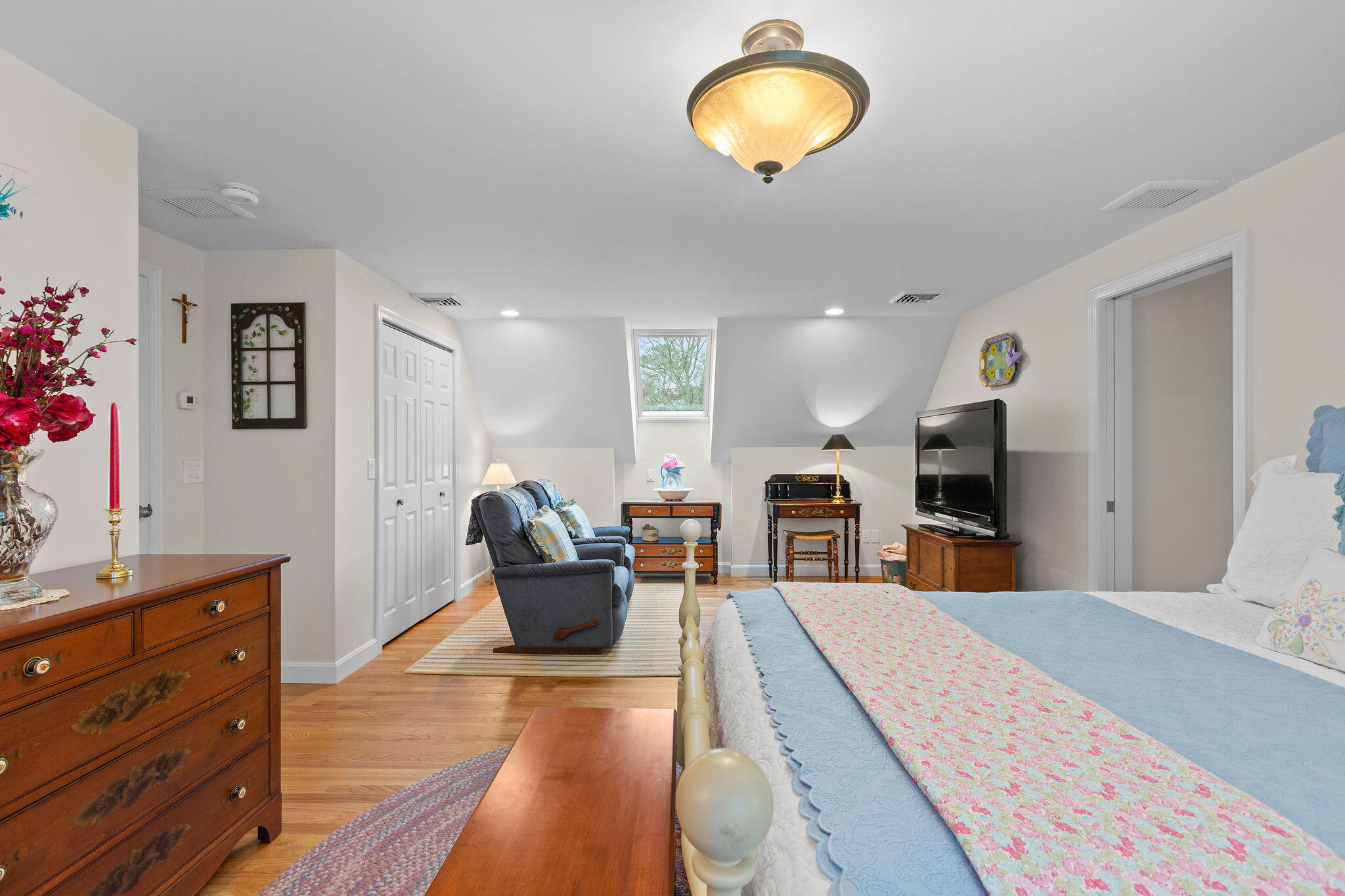 154 Beechtree Drive Brewster, MA 02631 - Photo 58 of 76 a living room with furniture and a wooden floor