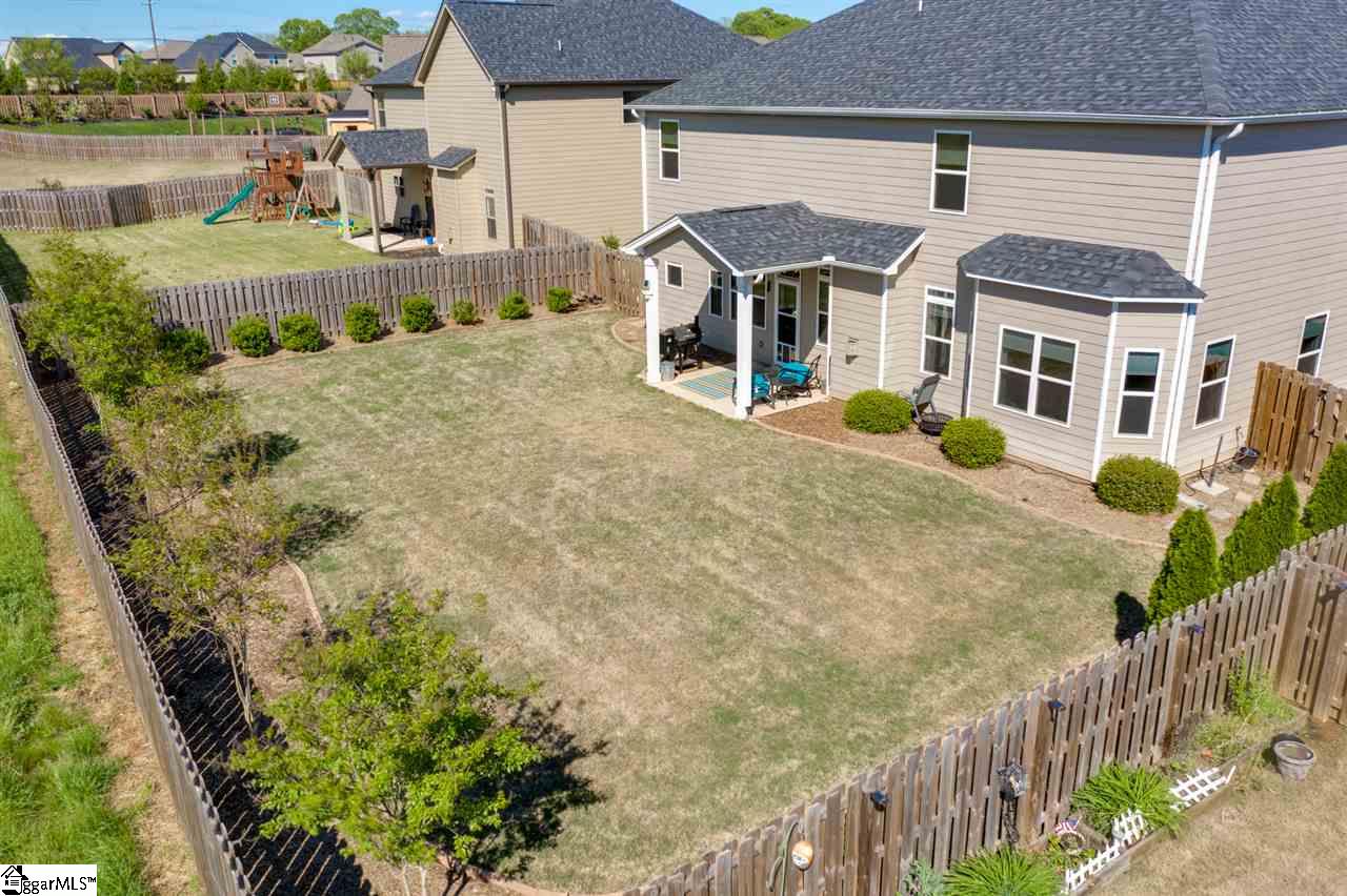 324 Stoneleigh Road Simpsonville, SC 29681 - Photo 3 of 30 Gallery Image 3