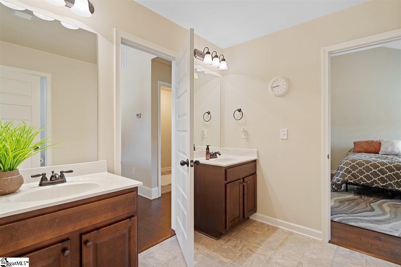 324 Stoneleigh Road Simpsonville, SC 29681 - Photo 24 of 30 Gallery Image 24