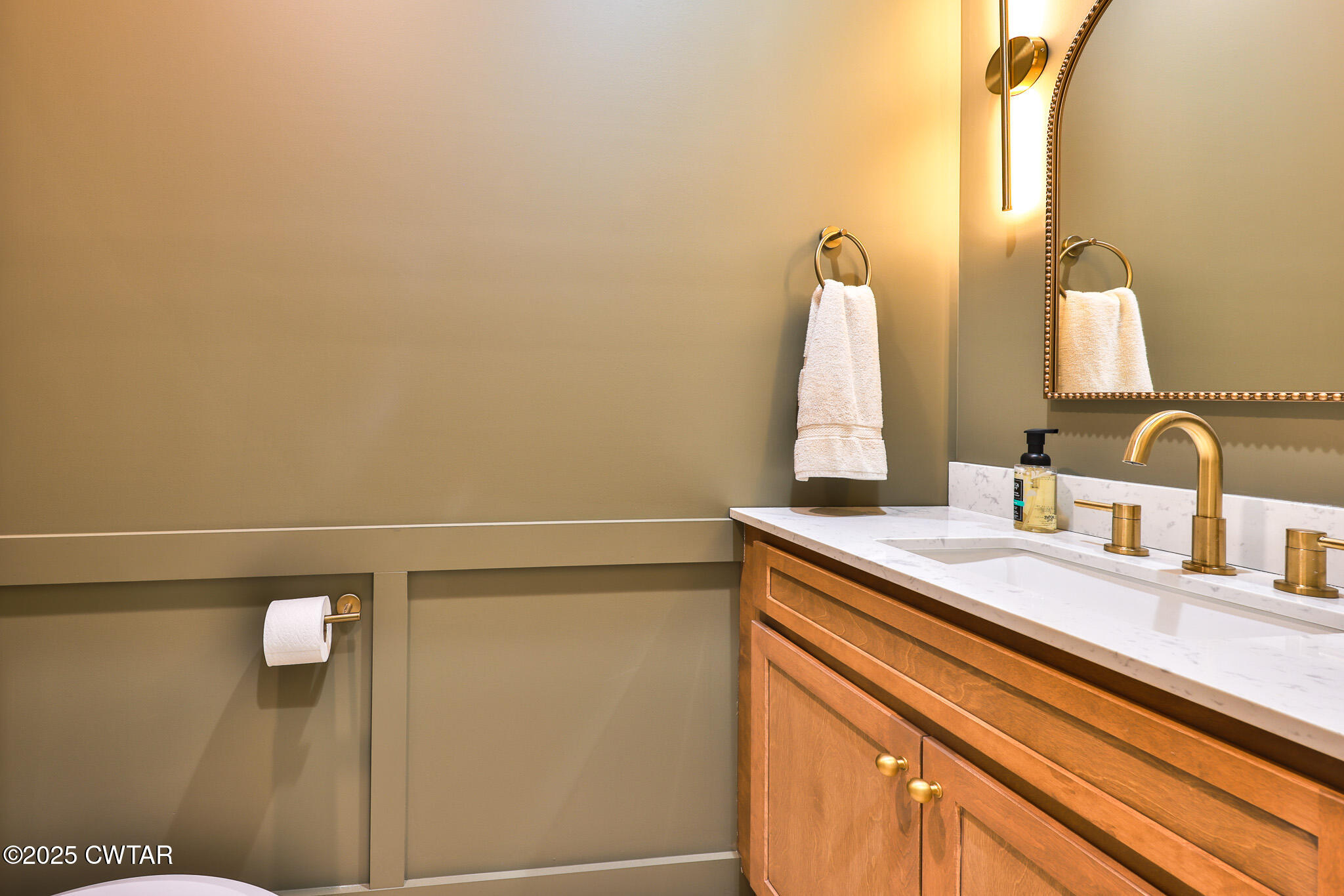 201 Trevathan Road Martin, TN 38237 - Photo 28 of 50 a bathroom with a sink and mirror