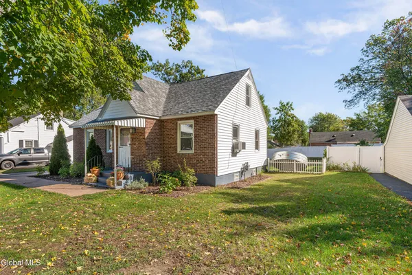 $241,500 | 2116 Ferguson Street, Rotterdam, NY 12303