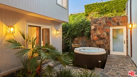 $9,995,000 | 27078 Malibu Cove Colony Drive, Malibu, CA 90265