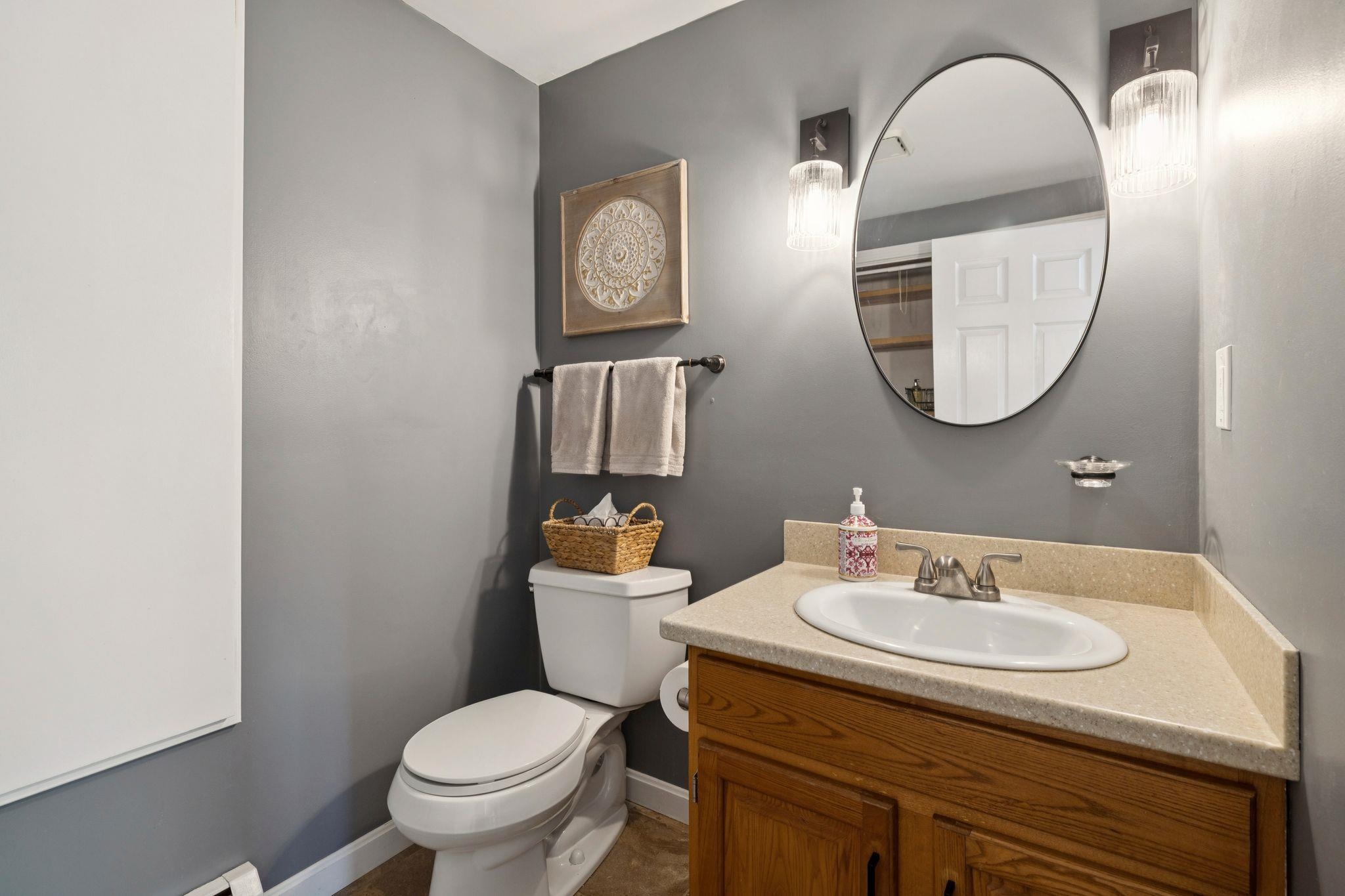 8 Queens Way Merrimack, NH 03054 - Photo 15 of 37