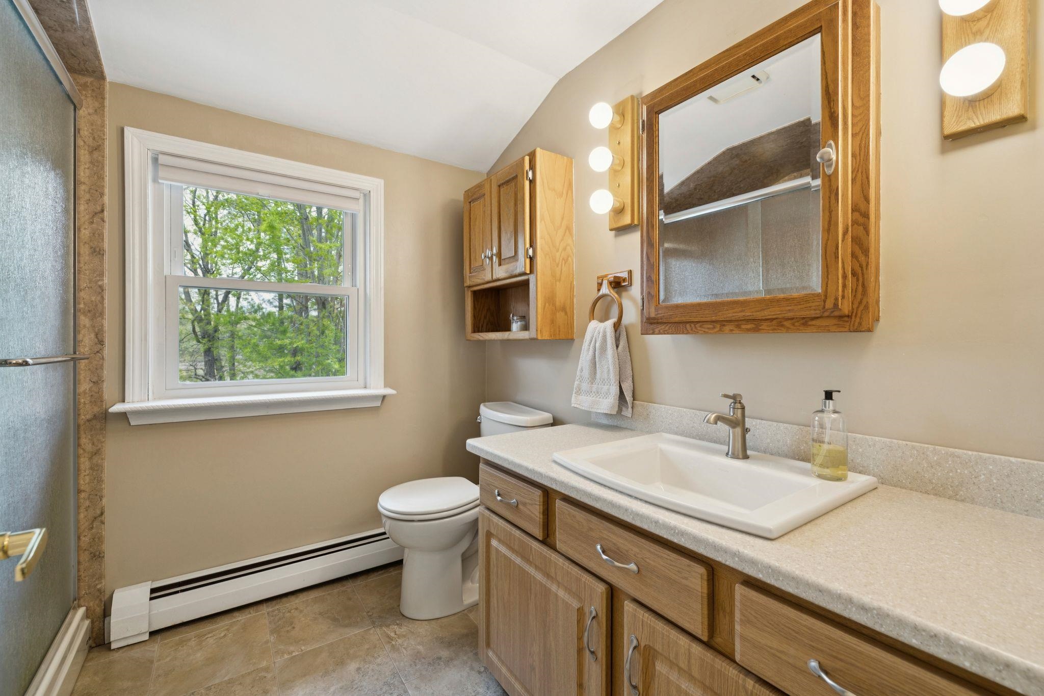 8 Queens Way Merrimack, NH 03054 - Photo 24 of 37