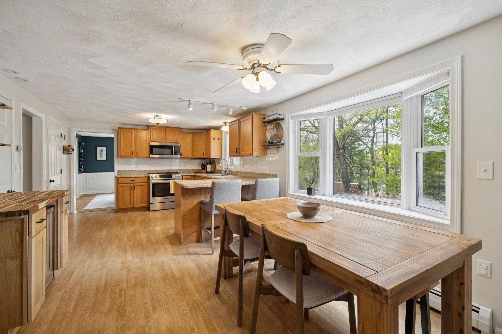 8 Queens Way Merrimack, NH 03054 - Photo 7 of 37