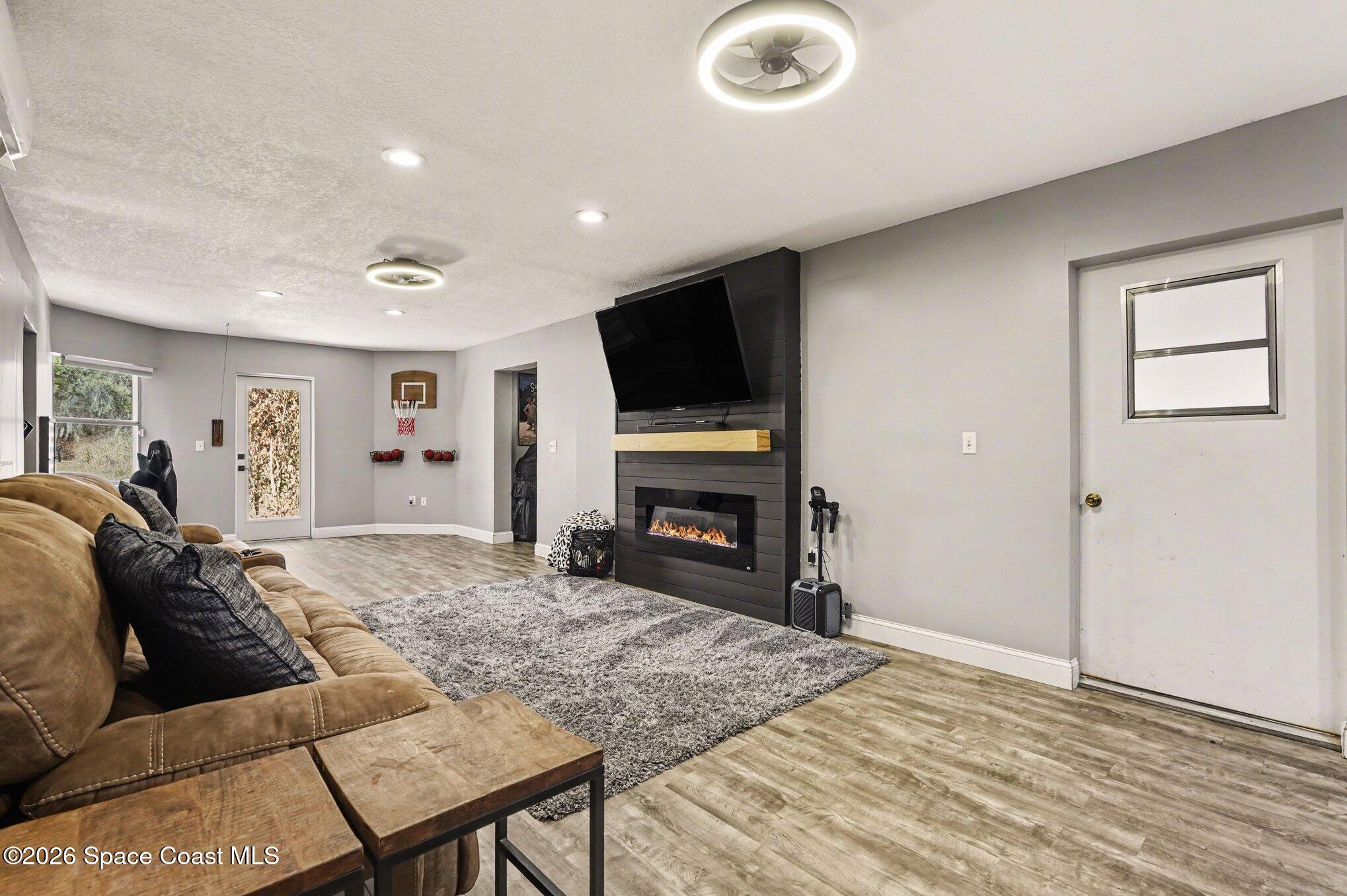 974 Citrus Avenue Northeast Palm Bay, FL 32905 - Photo 13 of 37 015_file_7855