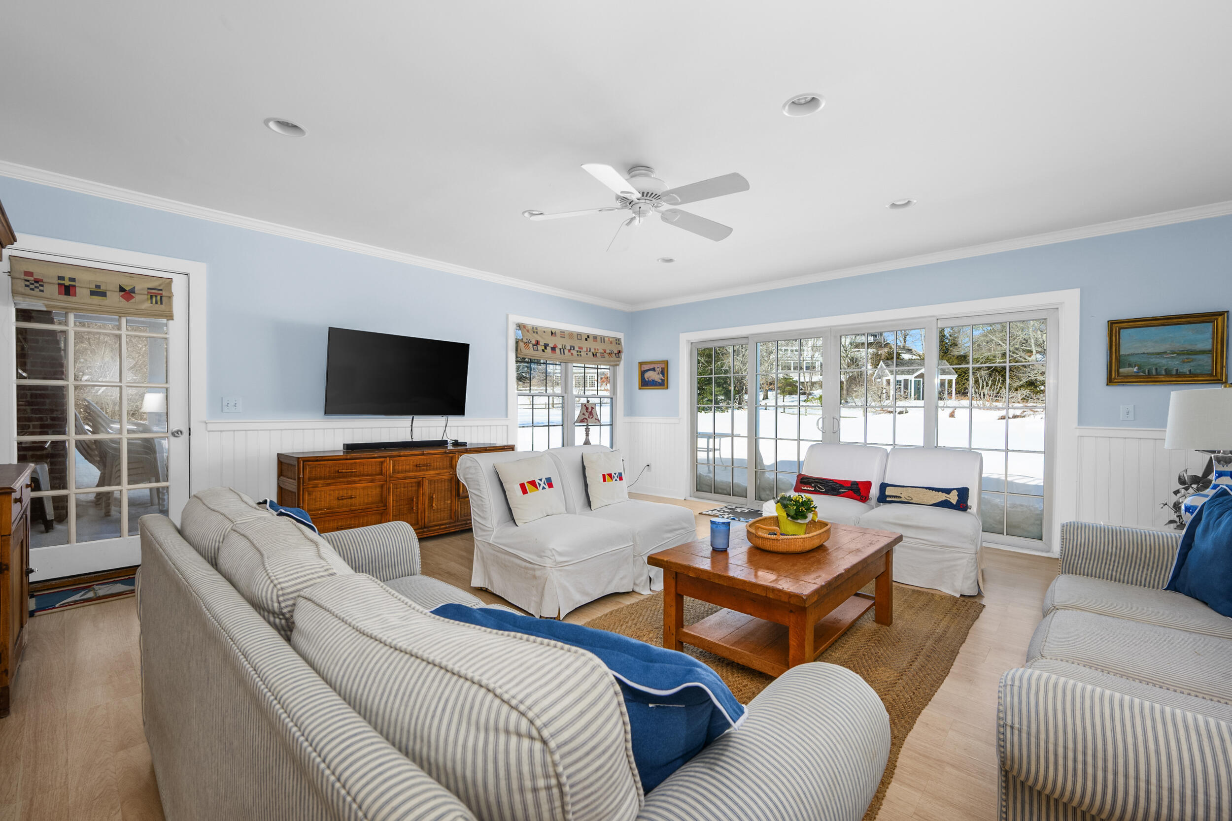 46 Washington Avenue Hyannis Port, MA 02601 - Photo 10 of 75 Living Room