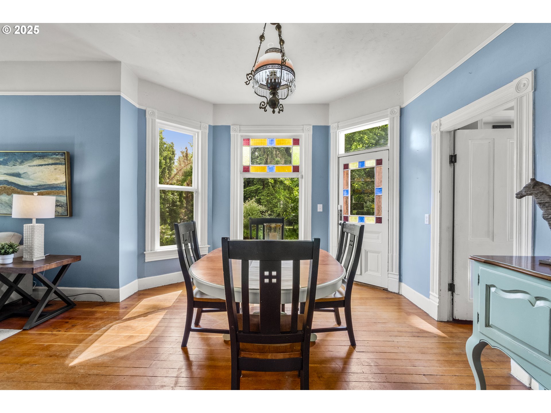 1067 Oak Street Silverton, OR 97381 - Photo 15 of 45 Dining Room