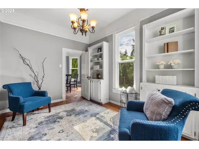 $655,000 | 1067 Oak Street, Silverton, OR 97381