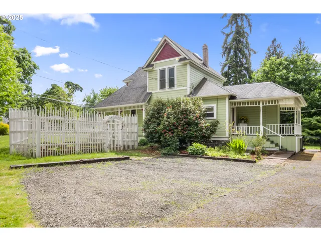 $655,000 | 1067 Oak Street, Silverton, OR 97381