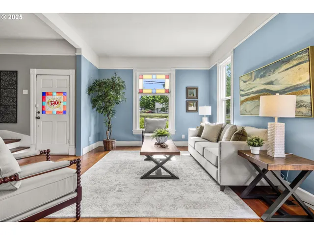 $655,000 | 1067 Oak Street, Silverton, OR 97381