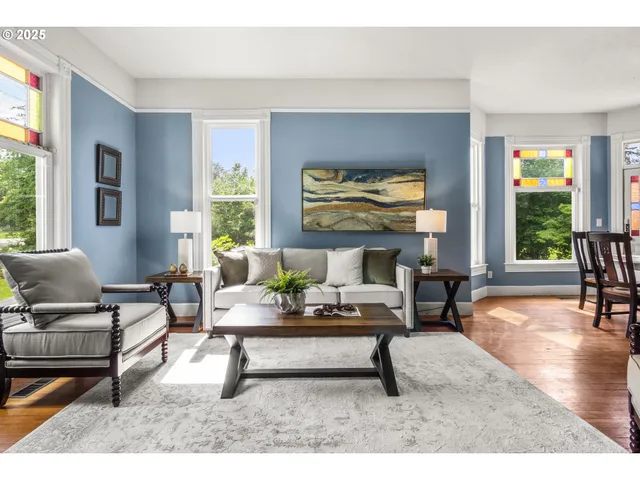 $655,000 | 1067 Oak Street, Silverton, OR 97381