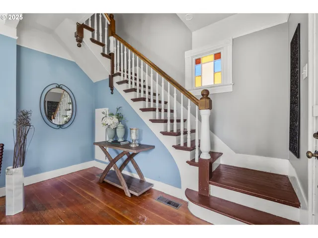 $655,000 | 1067 Oak Street, Silverton, OR 97381