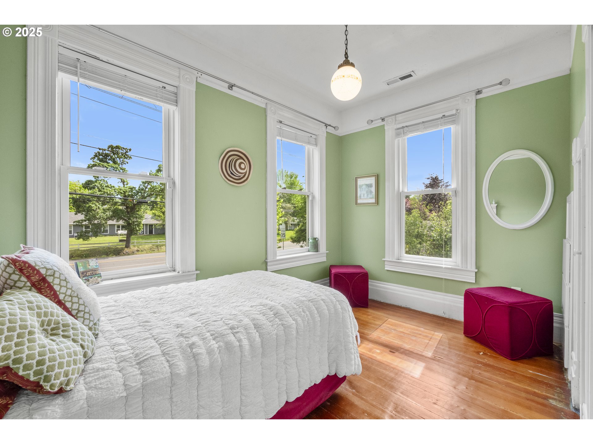 1067 Oak Street Silverton, OR 97381 - Photo 29 of 45 Bedroom