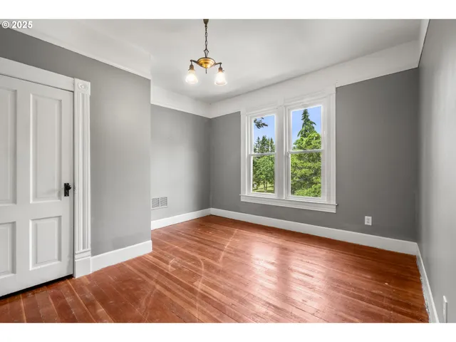 $655,000 | 1067 Oak Street, Silverton, OR 97381