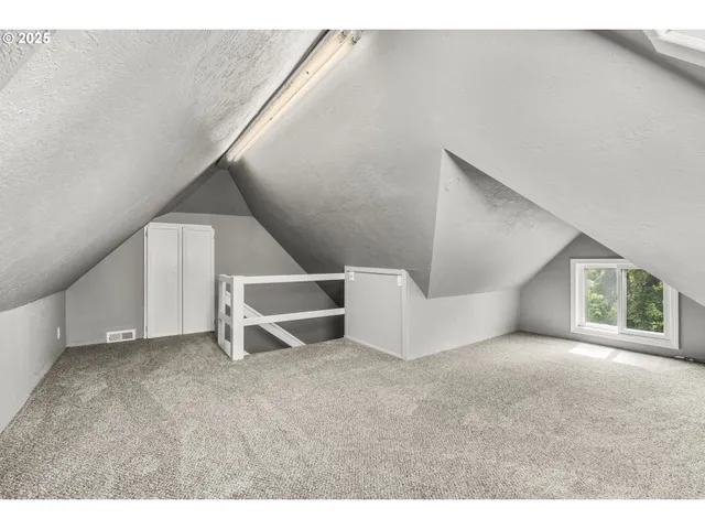 $655,000 | 1067 Oak Street, Silverton, OR 97381