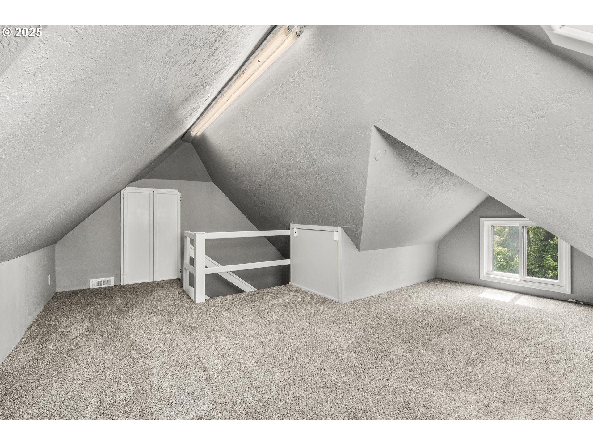 1067 Oak Street Silverton, OR 97381 - Photo 32 of 45 Bedroom