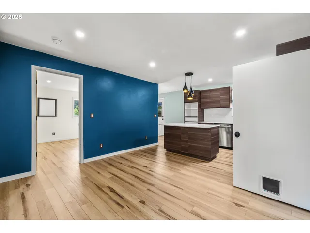 $655,000 | 1067 Oak Street, Silverton, OR 97381