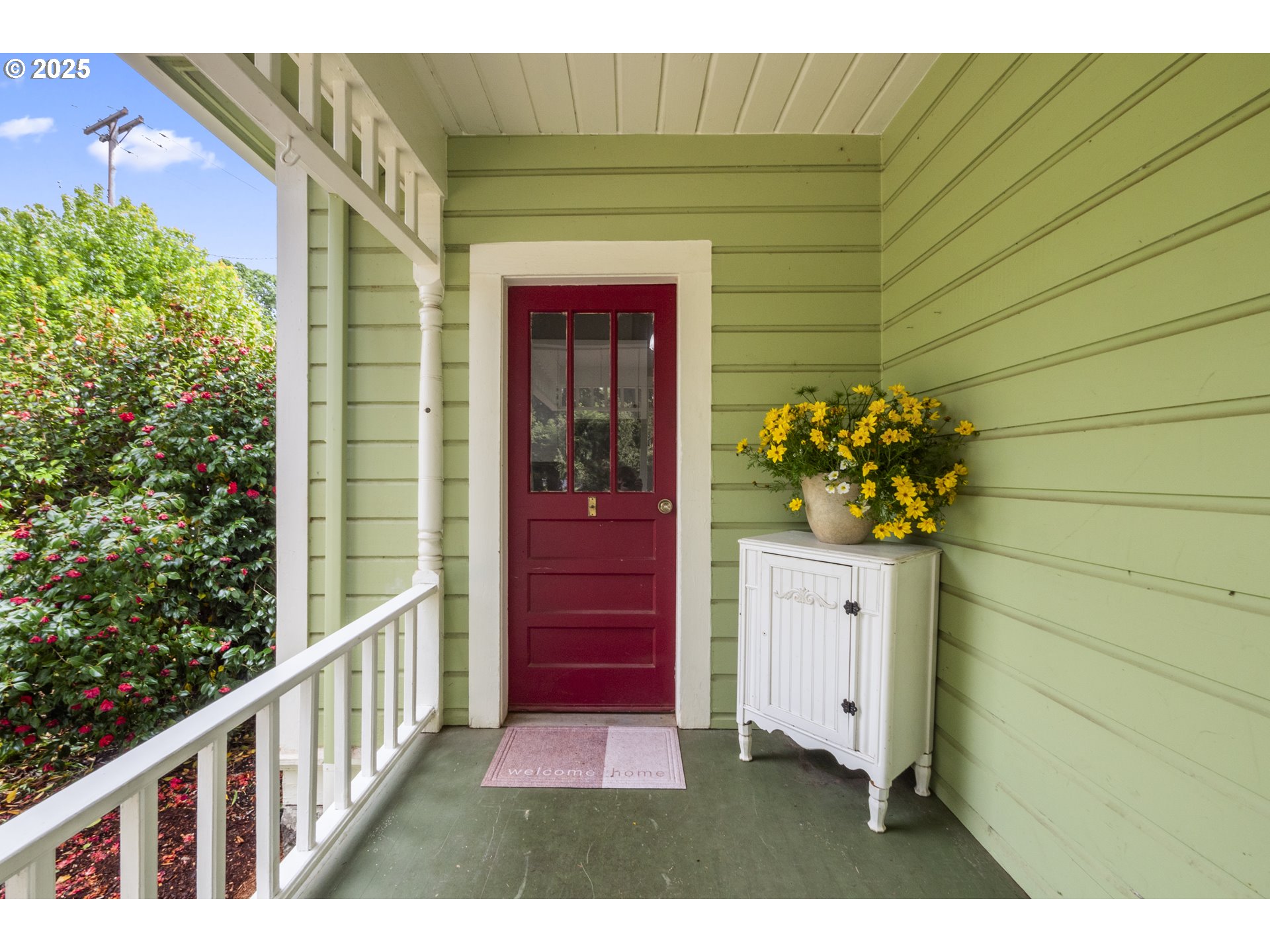 1067 Oak Street Silverton, OR 97381 - Photo 4 of 45 Parking