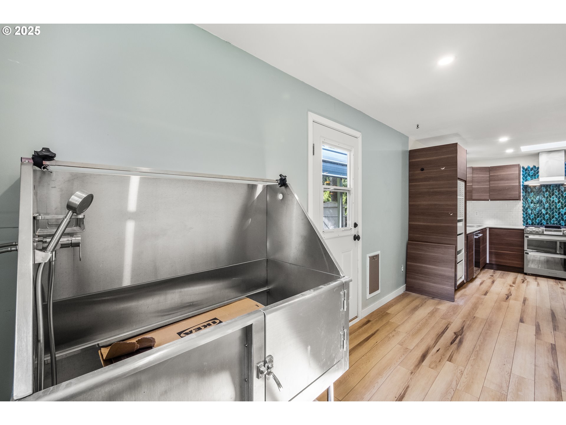 1067 Oak Street Silverton, OR 97381 - Photo 41 of 45 Kitchen