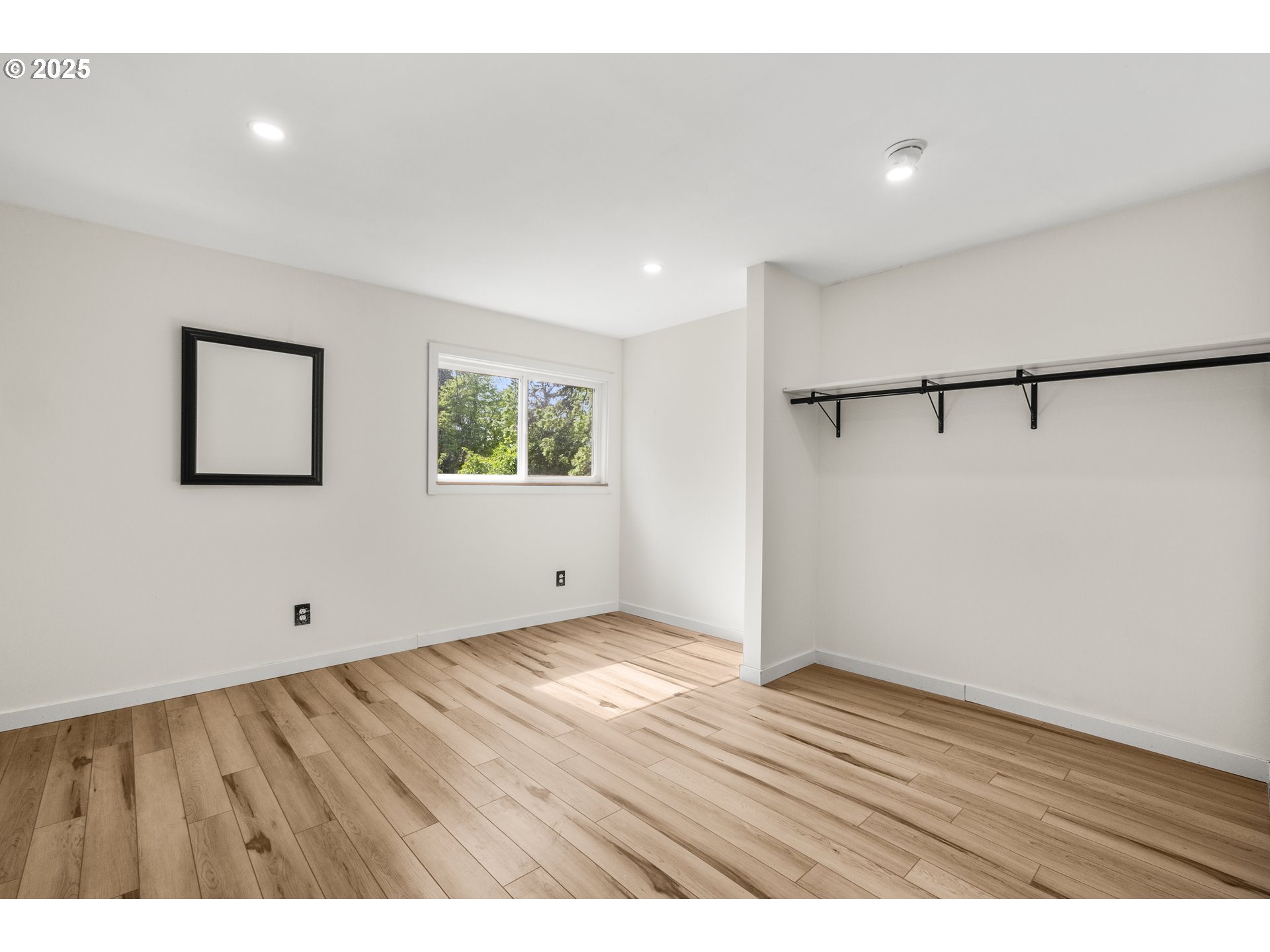 1067 Oak Street Silverton, OR 97381 - Photo 42 of 45 Utility Room